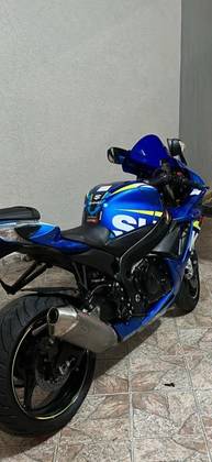 SUZUKI GSX-R750 SUZUKI GSX-R750